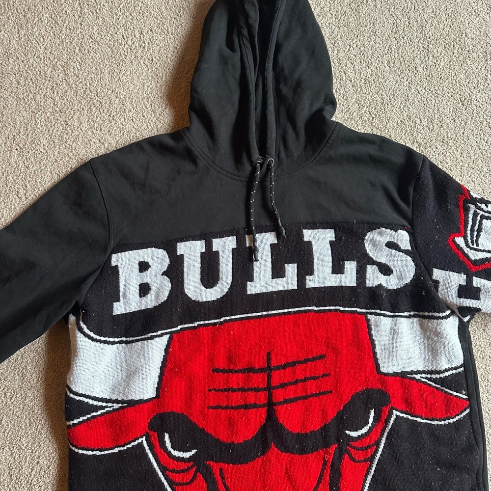 Chicago bulls vintage reworked upcycled Black and Red Bulls Graphic Hoodie! - Picture 5 of 8